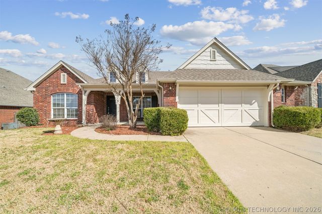 7316 E Knoxville Street, Broken Arrow, OK 74014