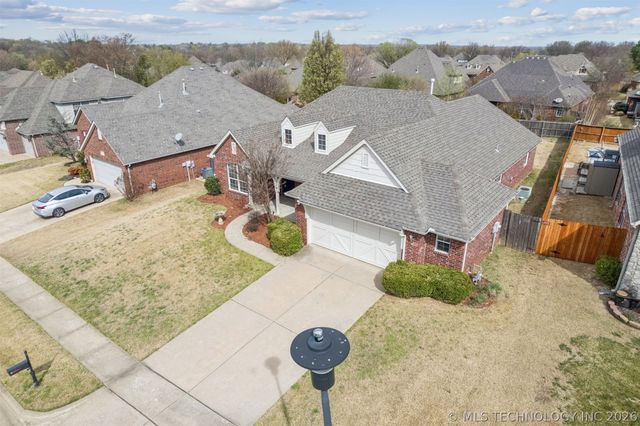 7316 E Knoxville Street, Broken Arrow, OK 74014