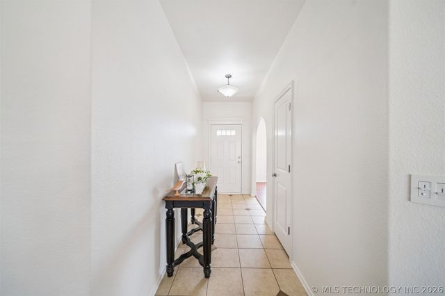 7316 E Knoxville Street, Broken Arrow, OK 74014