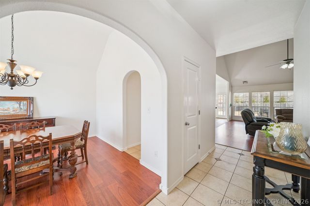 7316 E Knoxville Street, Broken Arrow, OK 74014