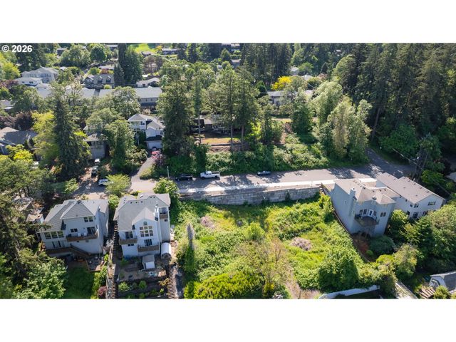 Broadway, West Linn, OR 97068