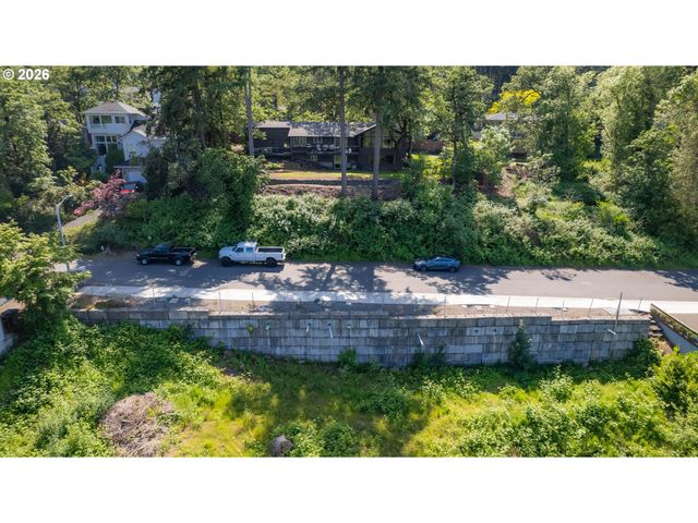 Broadway, West Linn, OR 97068