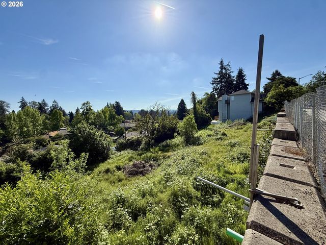 Broadway, West Linn, OR 97068