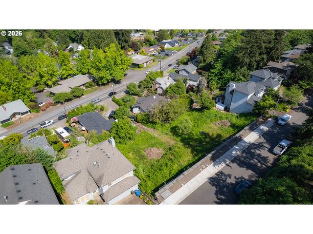 Broadway, West Linn, OR 97068