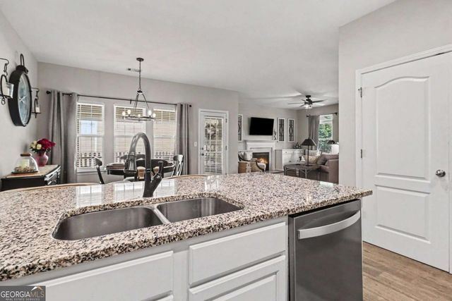 74 Medallion Park, Newnan, GA 30265
