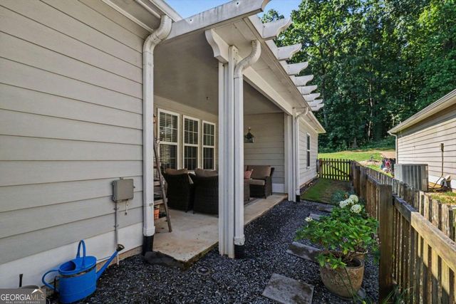 74 Medallion Park, Newnan, GA 30265