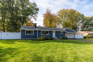 2 Truman Place, Portsmouth, NH 03801