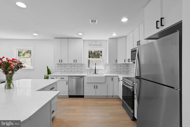 11929 WAPLES MILL RD, Oakton, VA 22124