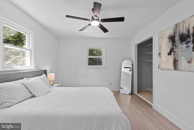 11929 WAPLES MILL RD, Oakton, VA 22124