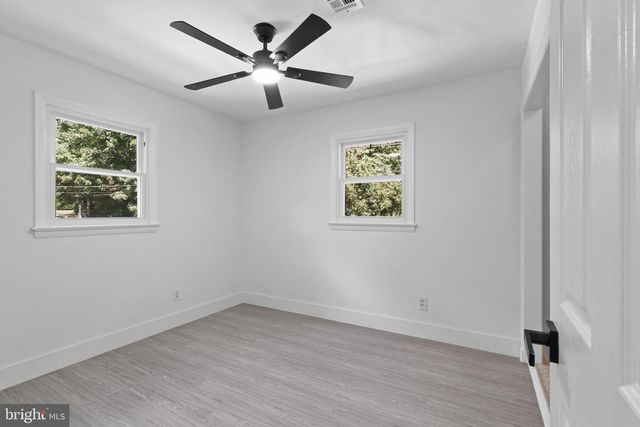 11929 WAPLES MILL RD, Oakton, VA 22124