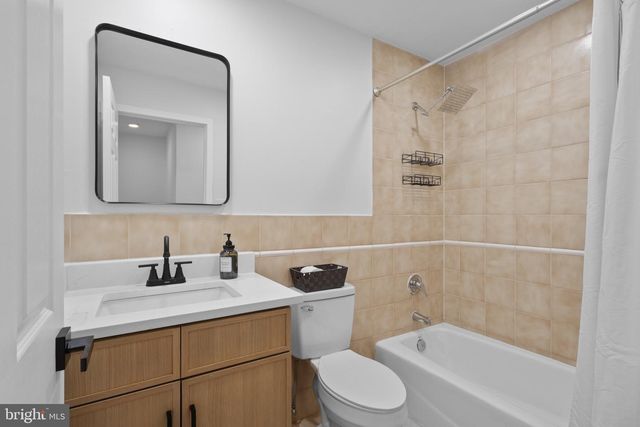 11929 WAPLES MILL RD, Oakton, VA 22124