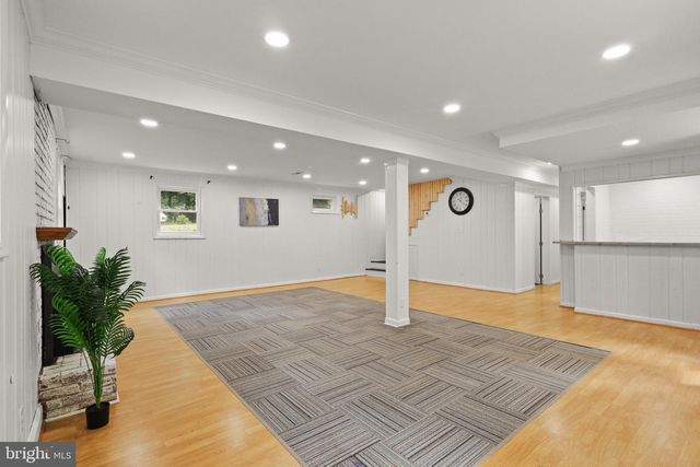 11929 WAPLES MILL RD, Oakton, VA 22124