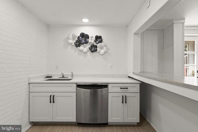 11929 WAPLES MILL RD, Oakton, VA 22124