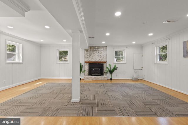 11929 WAPLES MILL RD, Oakton, VA 22124