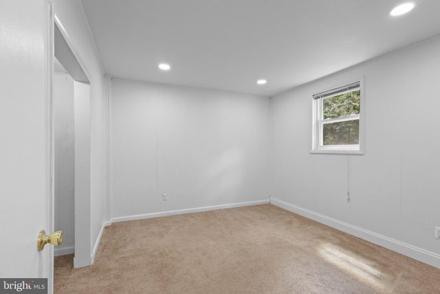 11929 WAPLES MILL RD, Oakton, VA 22124