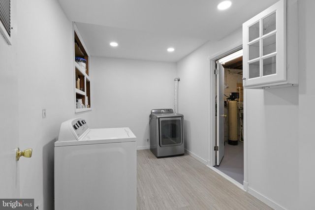 11929 WAPLES MILL RD, Oakton, VA 22124