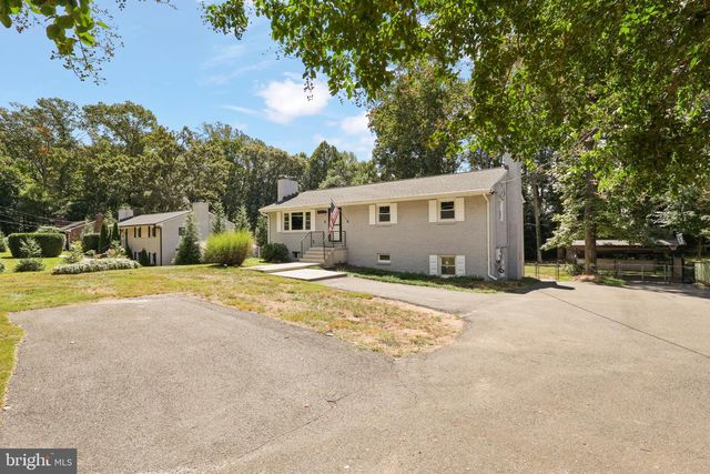 11929 WAPLES MILL RD, Oakton, VA 22124