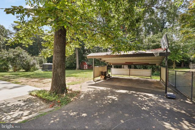 11929 WAPLES MILL RD, Oakton, VA 22124