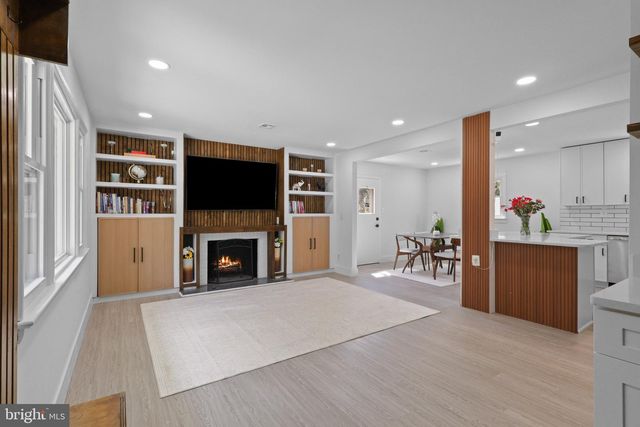 11929 WAPLES MILL RD, Oakton, VA 22124