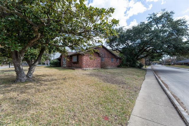 3647 Aberdeen Way, Houston, TX 77025