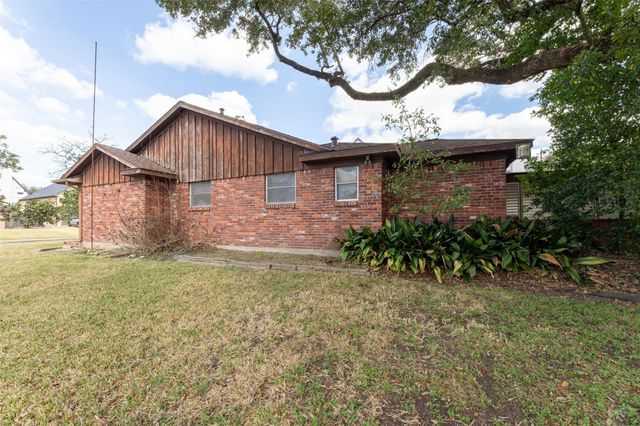 3647 Aberdeen Way, Houston, TX 77025
