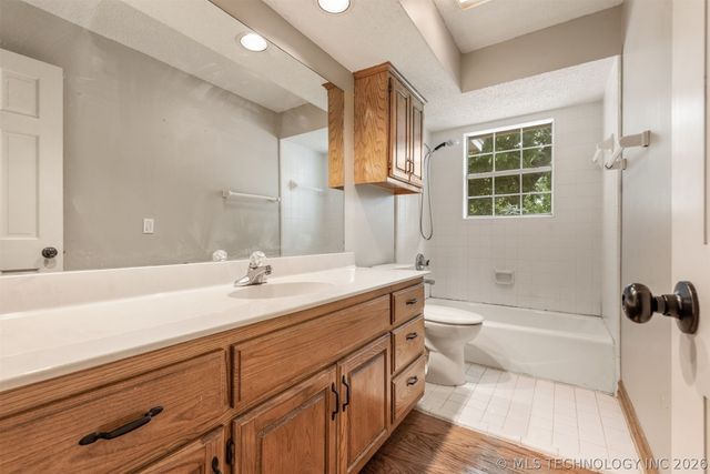 8401 Millwood Road, Broken Arrow, OK 74011