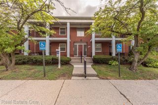 27630 W Echo Valley 221, Farmington Hills, MI 48334