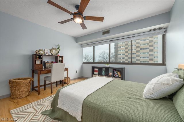 12550 Lake Avenue 201, Lakewood, OH 44107