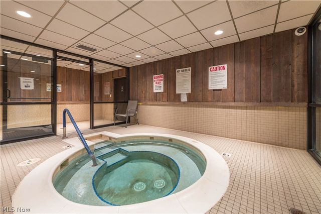 12550 Lake Avenue 201, Lakewood, OH 44107