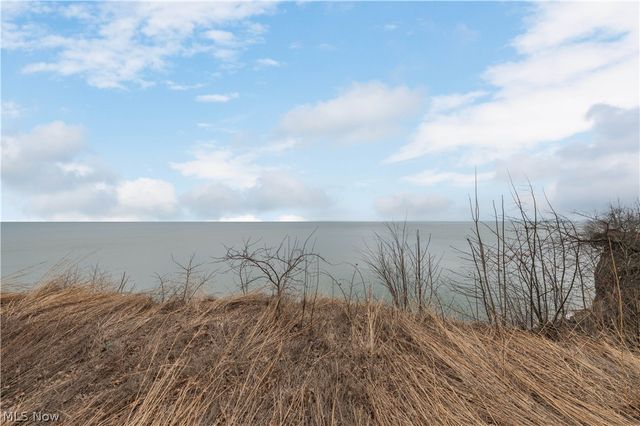 12550 Lake Avenue 201, Lakewood, OH 44107