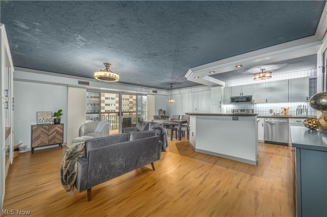 12550 Lake Avenue 201, Lakewood, OH 44107