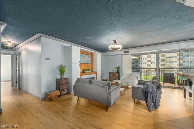 12550 Lake Avenue 201, Lakewood, OH 44107