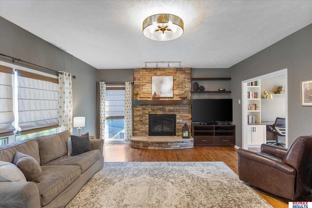 2107 S 181 Circle, Omaha, NE 68130