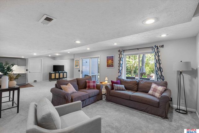 2107 S 181 Circle, Omaha, NE 68130