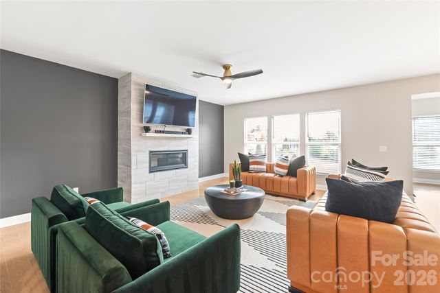 12205 Hollinhope Drive, Charlotte, NC 28278
