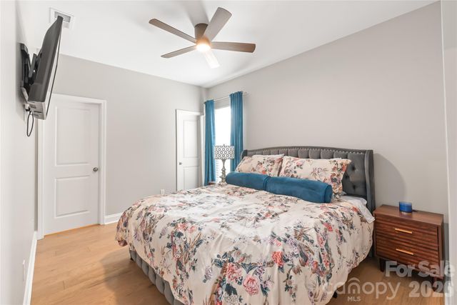 12205 Hollinhope Drive, Charlotte, NC 28278