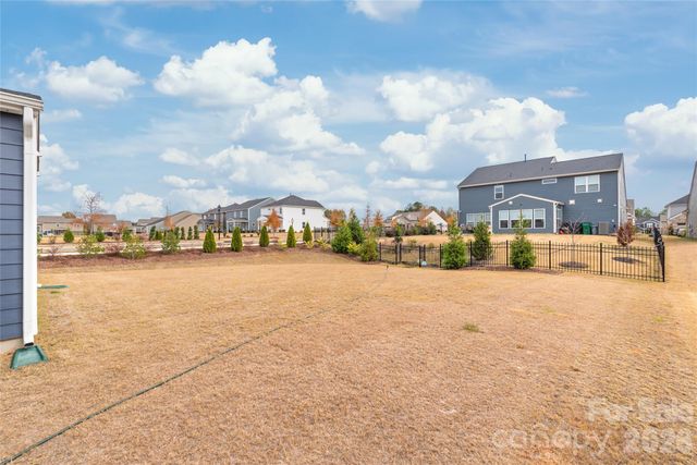 12205 Hollinhope Drive, Charlotte, NC 28278