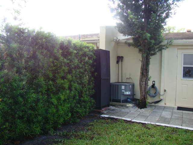 6934 NW 31st Avenue C-13, Fort Lauderdale, FL 33309