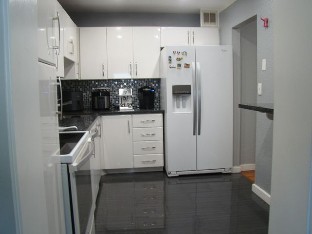 6934 NW 31st Avenue C-13, Fort Lauderdale, FL 33309