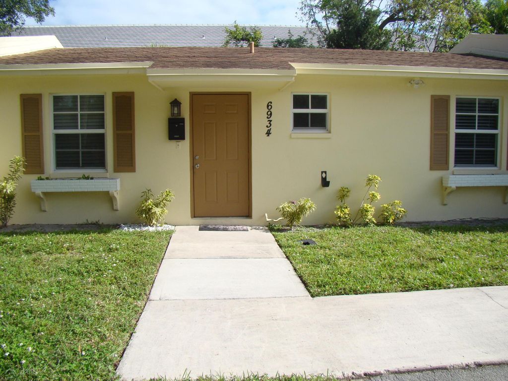 6934 NW 31st Avenue C-13, Fort Lauderdale, FL 33309