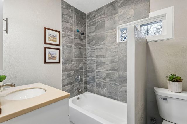 1929 Burson Street, Des Moines, IA 50316