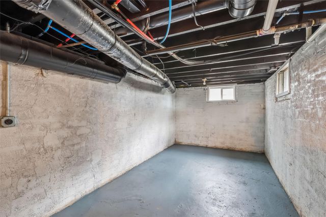 1929 Burson Street, Des Moines, IA 50316