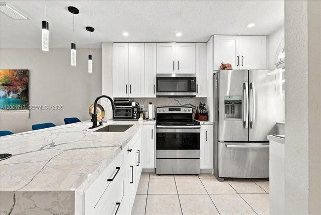 13617 SW 264th Terrace, Homestead, FL 33032