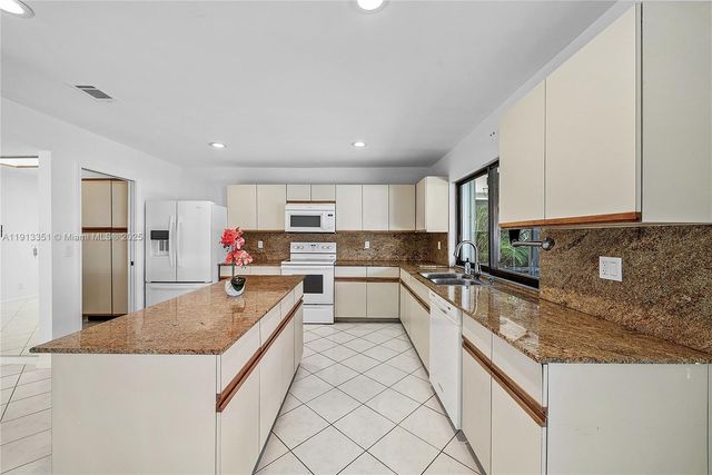 6005 Buena Vista Ct, Boca Raton, FL 33433