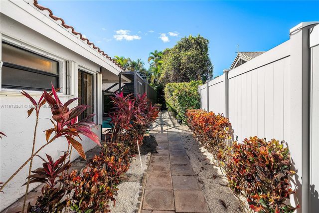 6005 Buena Vista Ct, Boca Raton, FL 33433