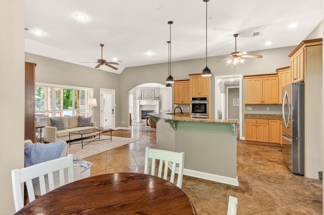 160 FAIR MEADOWS LN, Eads, TN 38028