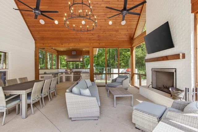160 FAIR MEADOWS LN, Eads, TN 38028