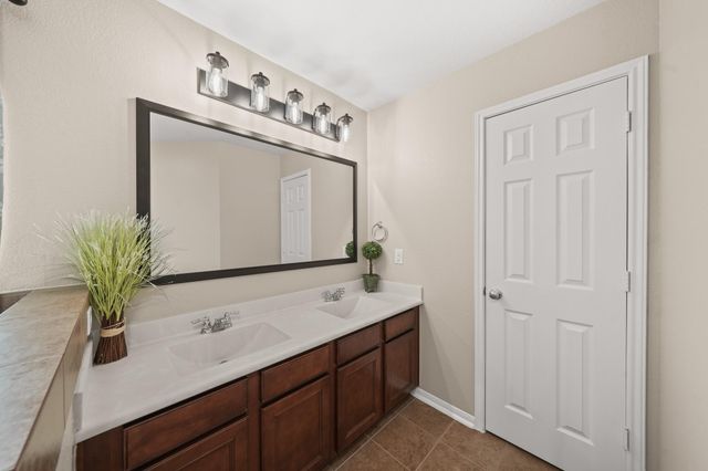 1804 Oakbranch Drive, Pearland, TX 77581