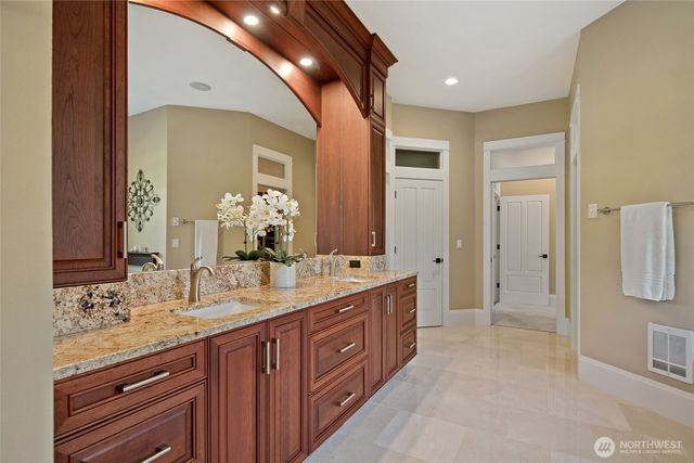 10000 NE 114th Circle, Vancouver, WA 98662