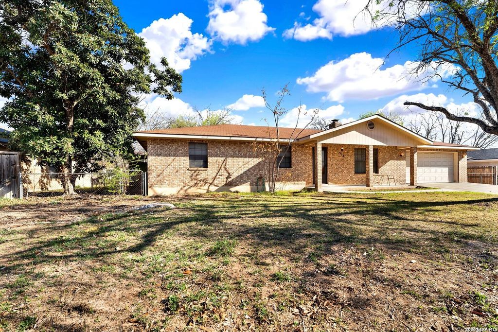 319 cardinal, New Braunfels, TX 78130